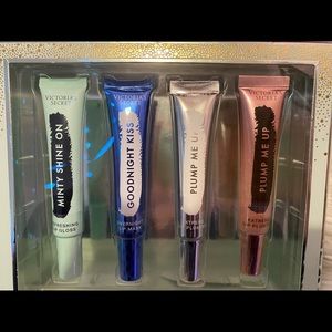 Victoria’s Secret Holiday Pout Perfectors lip gloss set